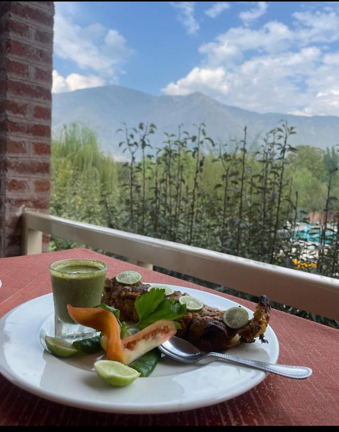 The Orchard Retreat & Spa Srīnagar Buitenkant foto